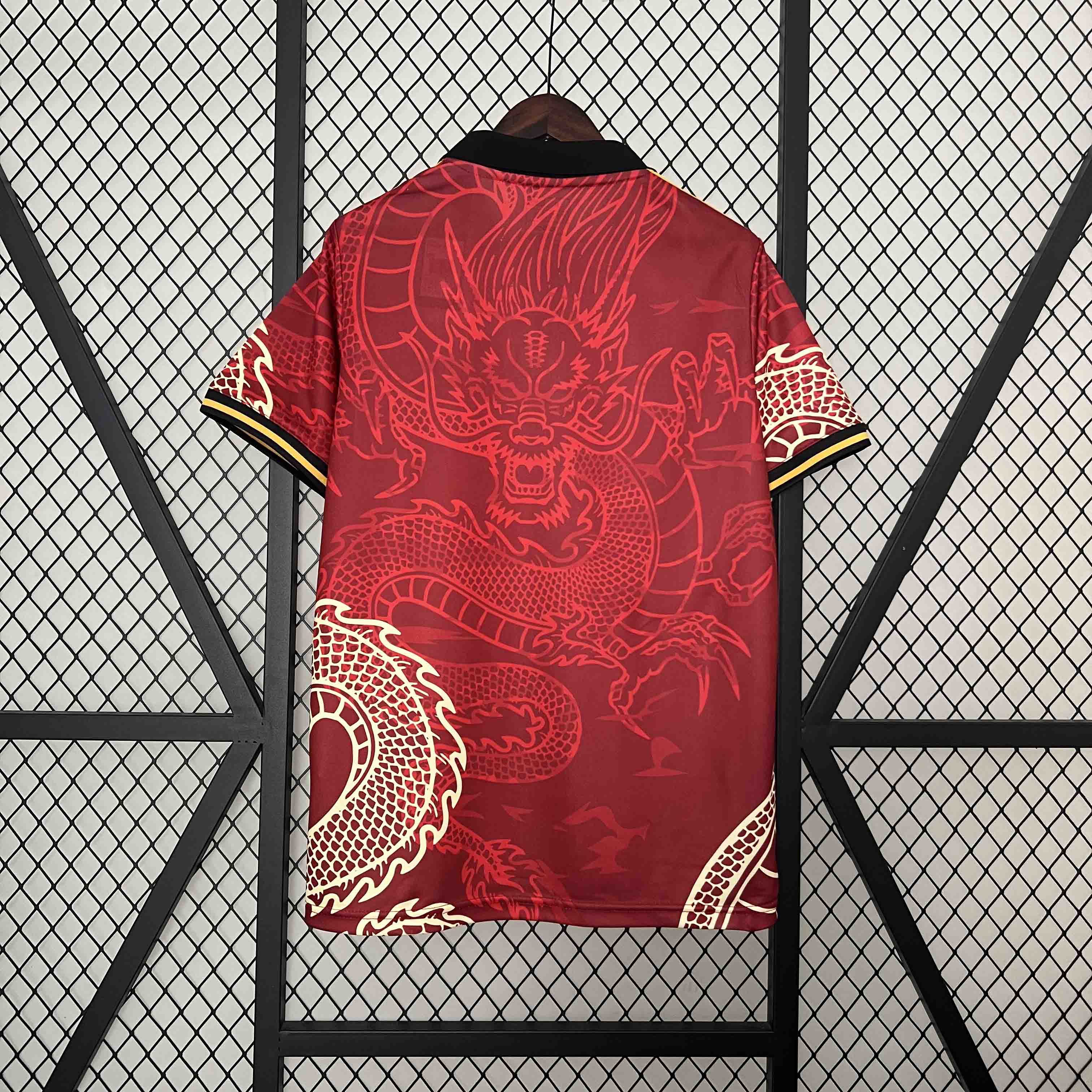 2024/25 Maillot Real Madrid Concept Dragon Rouge